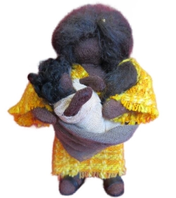 12 cm hoch: Nomadenfrau mit Baby